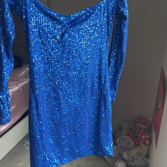 Elegant Blue Sequin Dress - Picture 3 of 3